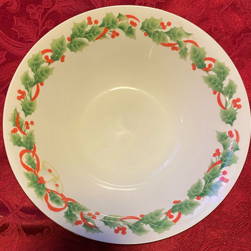 Vintage Sango Noel 9” Vegetable Bowl Christmas Holly Porcelain 1990